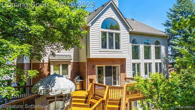 602 Appoline Court, Rochester, MI 48307