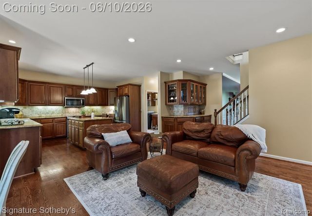 602 Appoline Court, Rochester, MI 48307