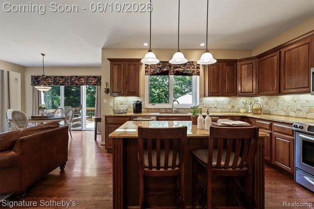 602 Appoline Court, Rochester, MI 48307