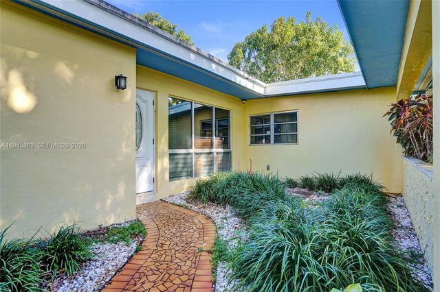 2069 NE 196th Ter, North Miami Beach, FL 33179