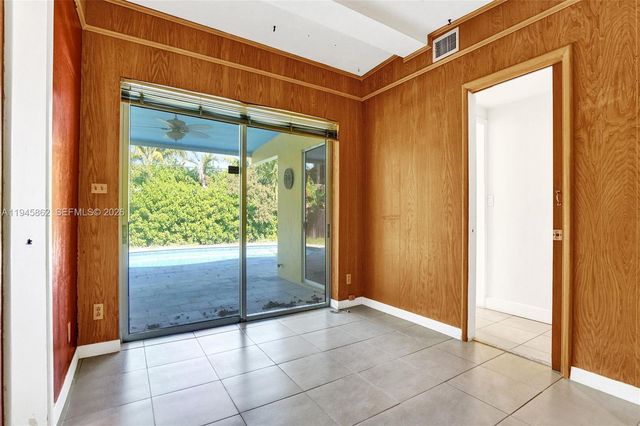 2069 NE 196th Ter, North Miami Beach, FL 33179