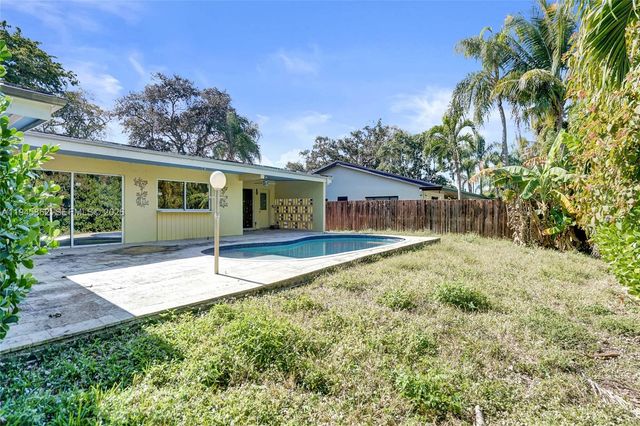 2069 NE 196th Ter, North Miami Beach, FL 33179