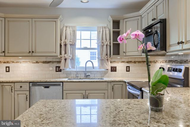 740 CHESTERBROOK DR, York, PA 17406