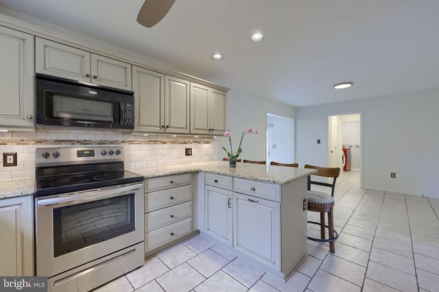 740 CHESTERBROOK DR, York, PA 17406