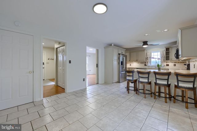740 CHESTERBROOK DR, York, PA 17406