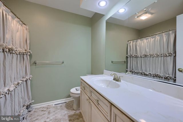 740 CHESTERBROOK DR, York, PA 17406