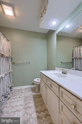 740 CHESTERBROOK DR, York, PA 17406