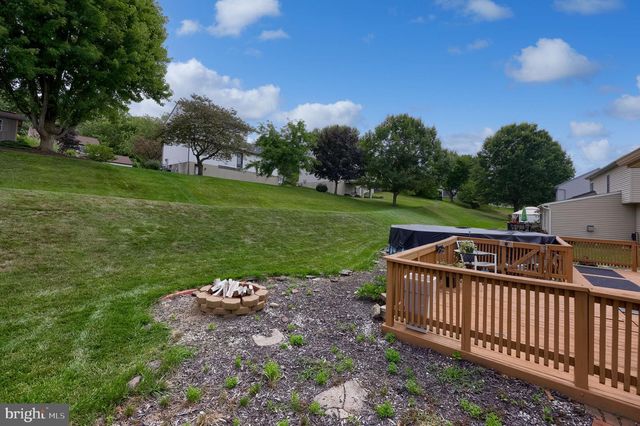 740 CHESTERBROOK DR, York, PA 17406