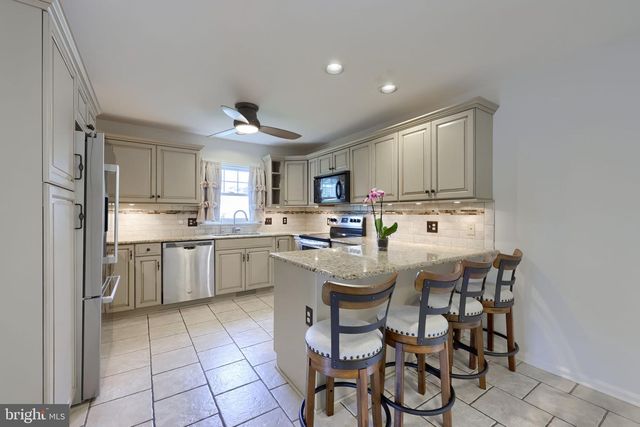 740 CHESTERBROOK DR, York, PA 17406