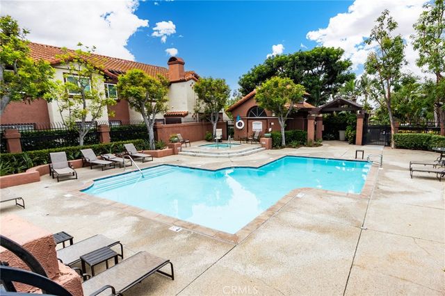 126 Flor De Sol 69, Rancho Santa Margarita, CA 92688