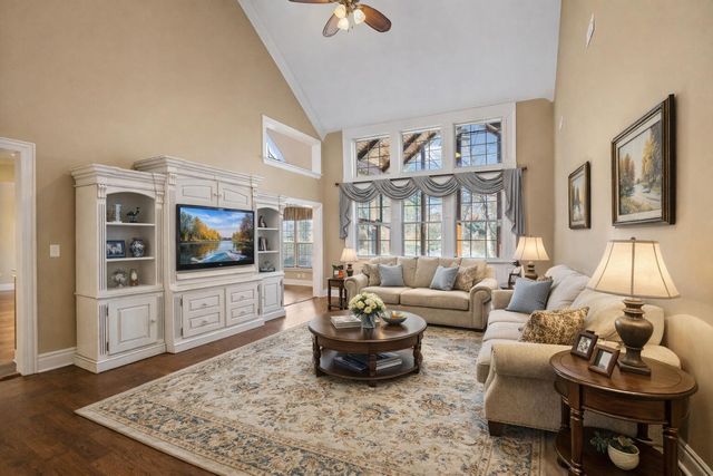 5613 MAJESTIC CIR, Columbia, MO 65203