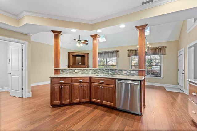 5613 MAJESTIC CIR, Columbia, MO 65203