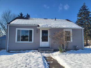 2302 Maplewood Avenue, Lansing City, MI 48910