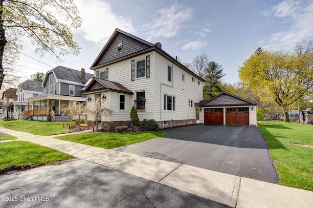 34 School Street, Broadalbin, NY 12025