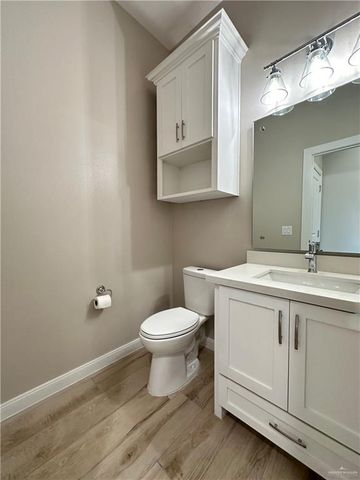 2725 Kilgore Avenue, Mcallen, TX 78504