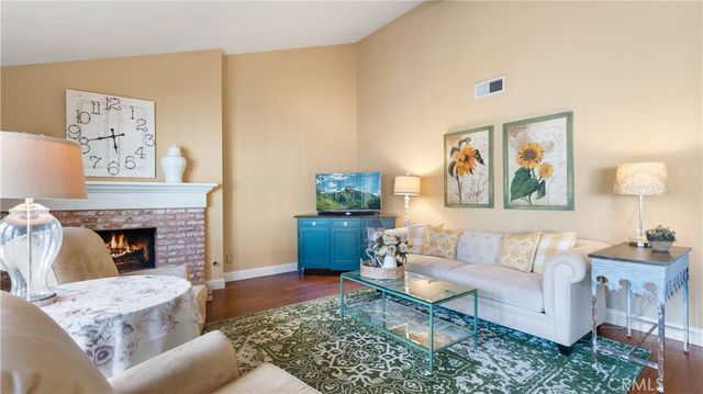 23910 Plaza Gavilan, Valencia, CA 91355