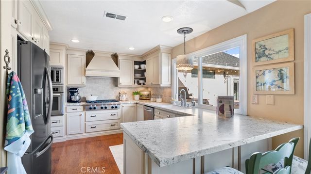 23910 Plaza Gavilan, Valencia, CA 91355