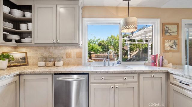 23910 Plaza Gavilan, Valencia, CA 91355
