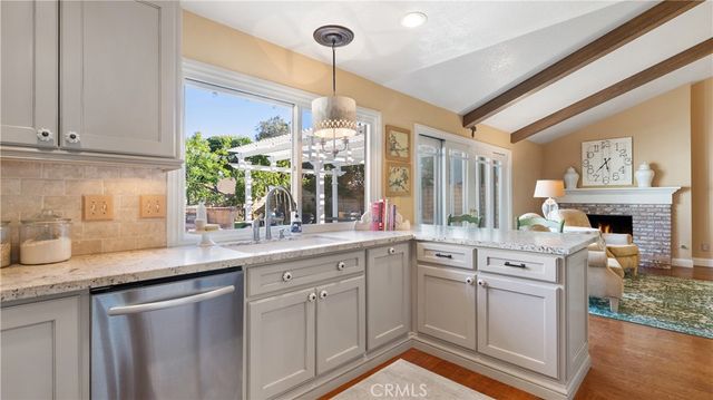 23910 Plaza Gavilan, Valencia, CA 91355