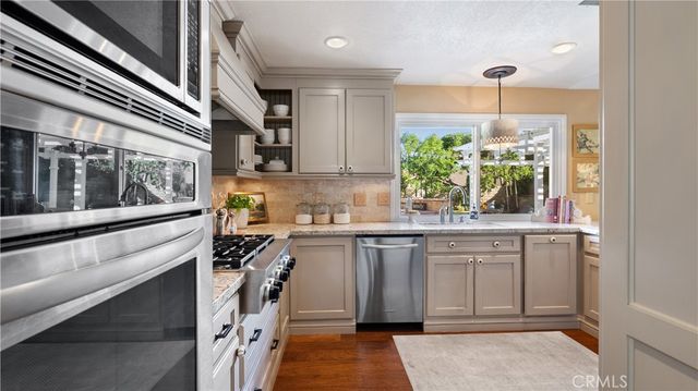 23910 Plaza Gavilan, Valencia, CA 91355