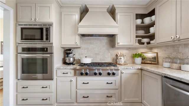 23910 Plaza Gavilan, Valencia, CA 91355