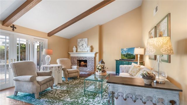 23910 Plaza Gavilan, Valencia, CA 91355