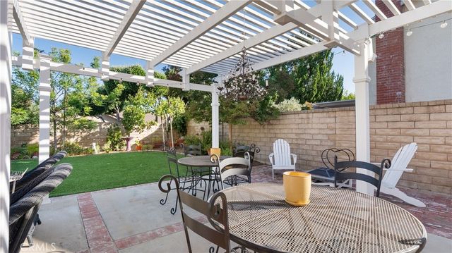 23910 Plaza Gavilan, Valencia, CA 91355