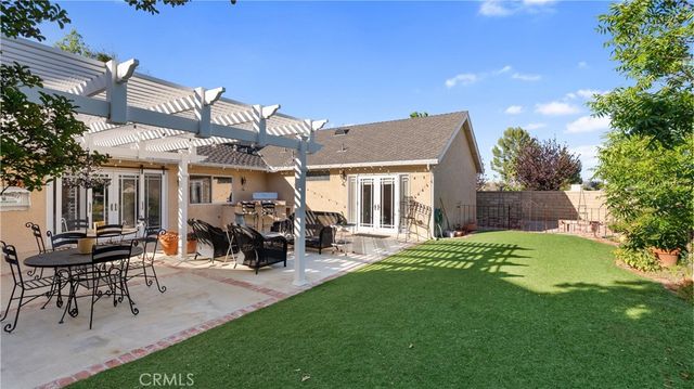 23910 Plaza Gavilan, Valencia, CA 91355