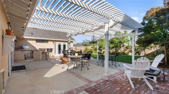 23910 Plaza Gavilan, Valencia, CA 91355