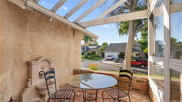 23910 Plaza Gavilan, Valencia, CA 91355
