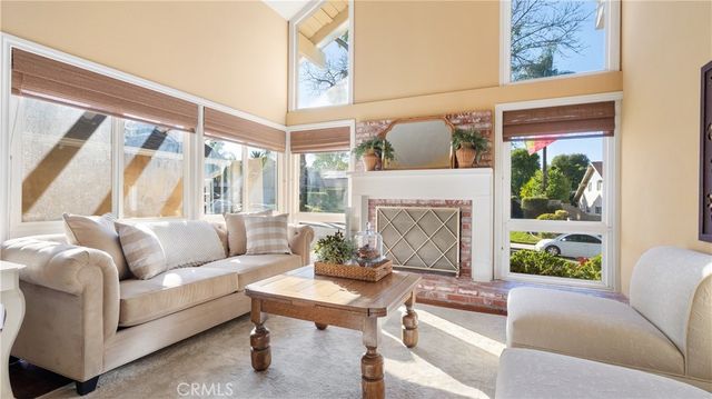 23910 Plaza Gavilan, Valencia, CA 91355