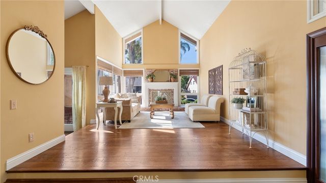 23910 Plaza Gavilan, Valencia, CA 91355
