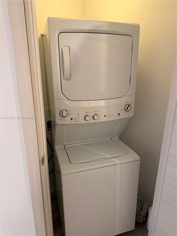 801 S Miami Ave 1705, Miami, FL 33131