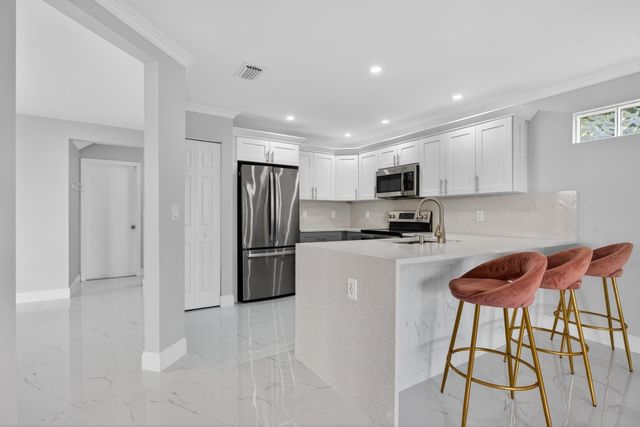 3385 Seabreeze Lane, Margate, FL 33063