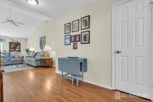 32 Edinburgh Drive D, Monroe, NJ 08831