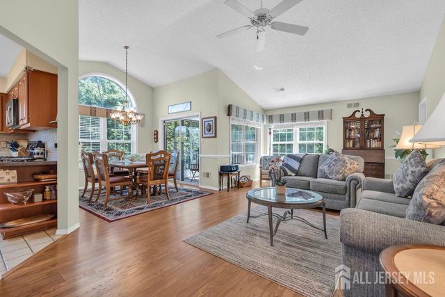 32 Edinburgh Drive D, Monroe, NJ 08831