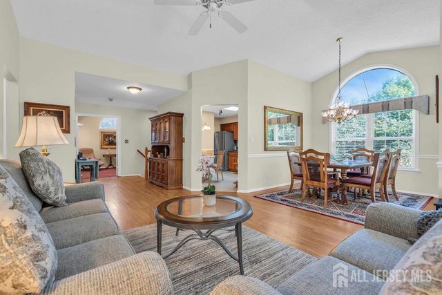 32 Edinburgh Drive D, Monroe, NJ 08831