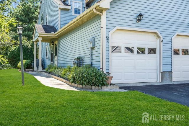 32 Edinburgh Drive D, Monroe, NJ 08831