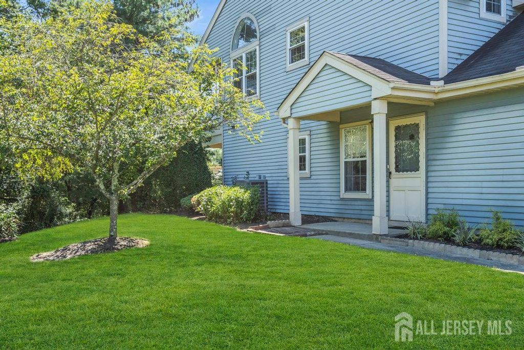 32 Edinburgh Drive D, Monroe, NJ 08831