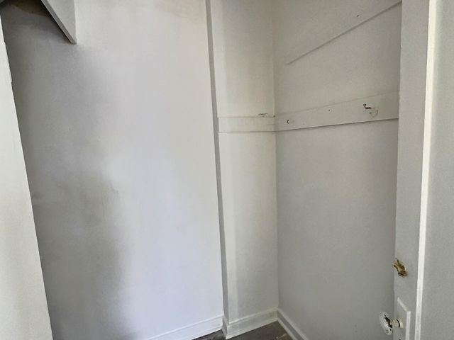 801 E 8th St, Newton, KS 67114