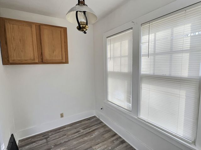 801 E 8th St, Newton, KS 67114