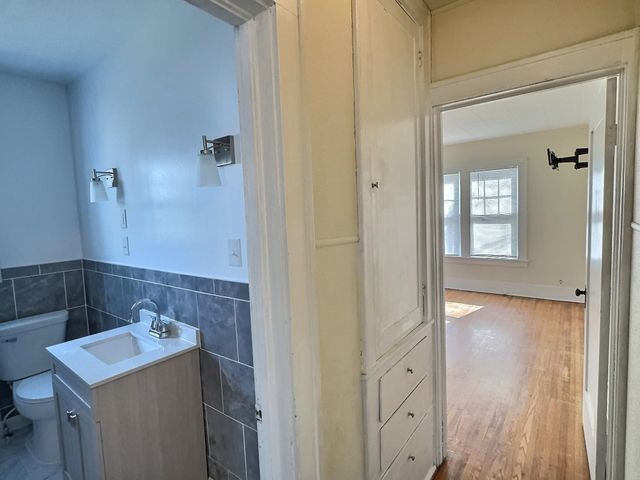 801 E 8th St, Newton, KS 67114