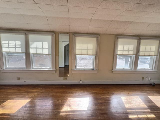 801 E 8th St, Newton, KS 67114