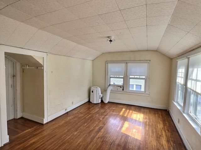 801 E 8th St, Newton, KS 67114