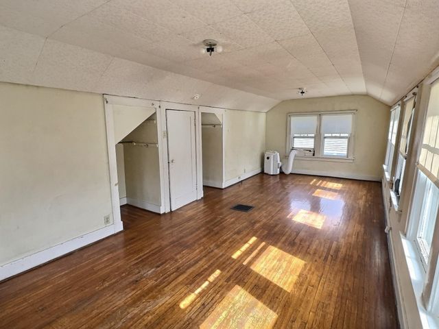 801 E 8th St, Newton, KS 67114