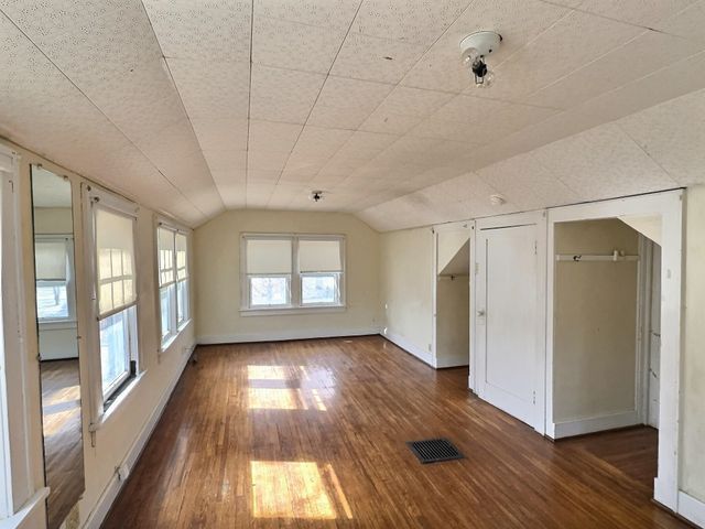 801 E 8th St, Newton, KS 67114