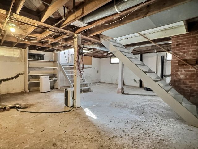 801 E 8th St, Newton, KS 67114