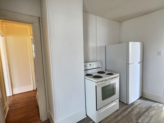 801 E 8th St, Newton, KS 67114