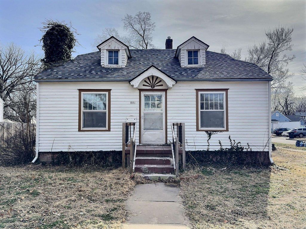 801 E 8th St, Newton, KS 67114