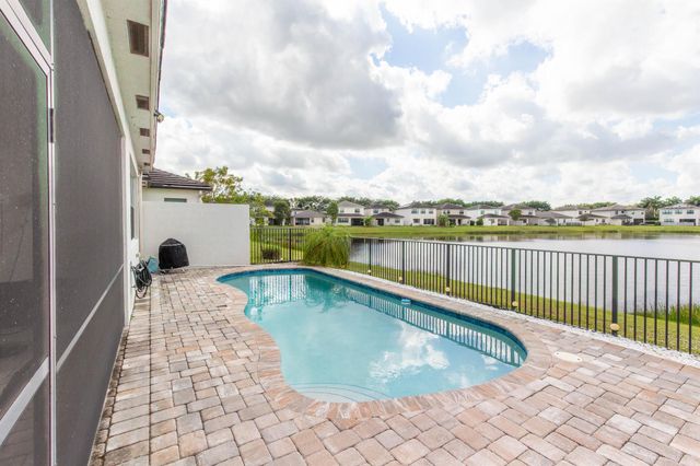 7528 Moonrise Drive, Lake Worth, FL 33467